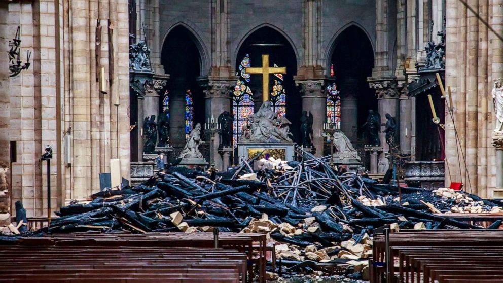 notre-dame-fire7-rt-ml-190416_hpMain_16x9_992